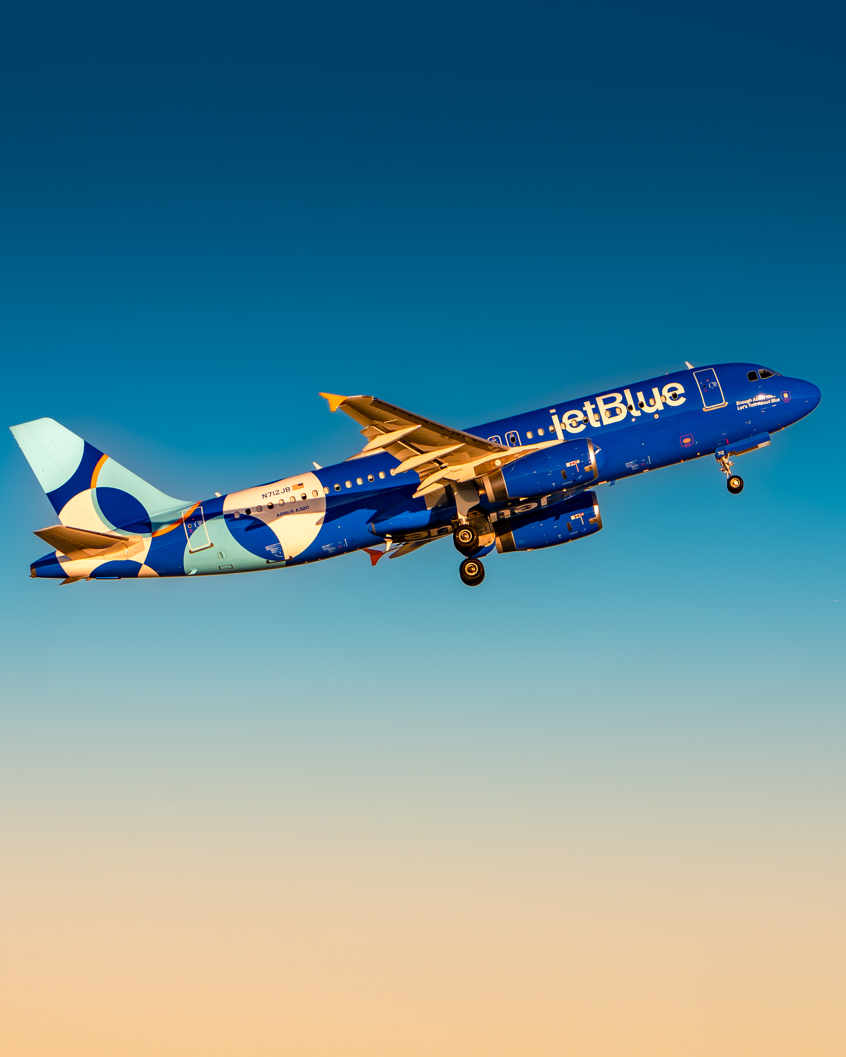JetBlue Airways Airbus A320 in Even More Blue livery taking off