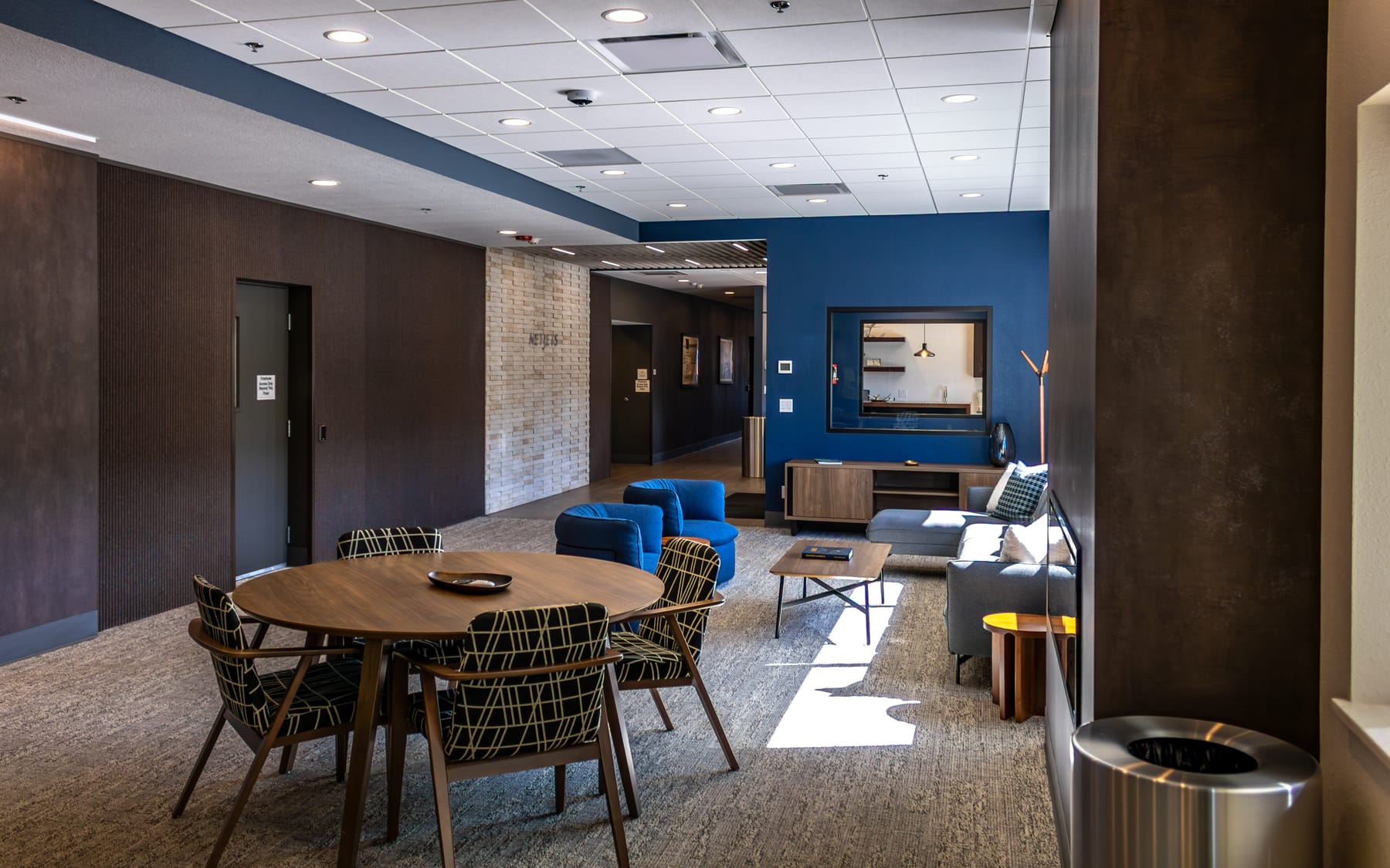 Executive FBO terminal lounge