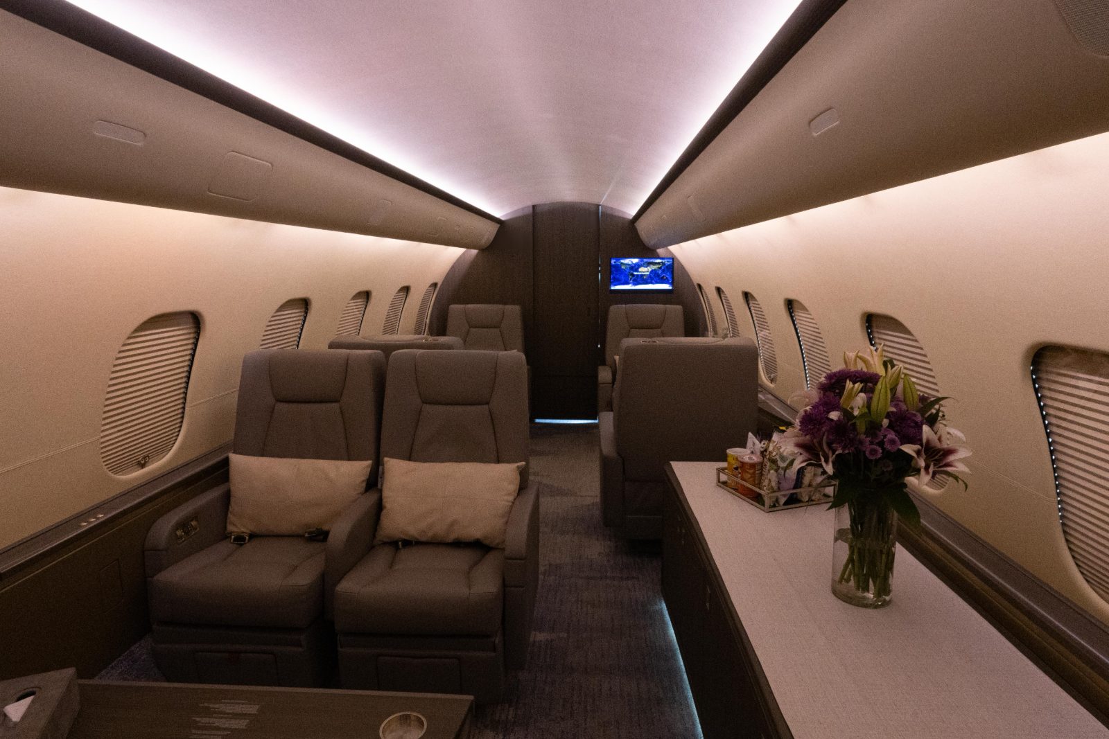 Unedited Global 5000 cabin interior